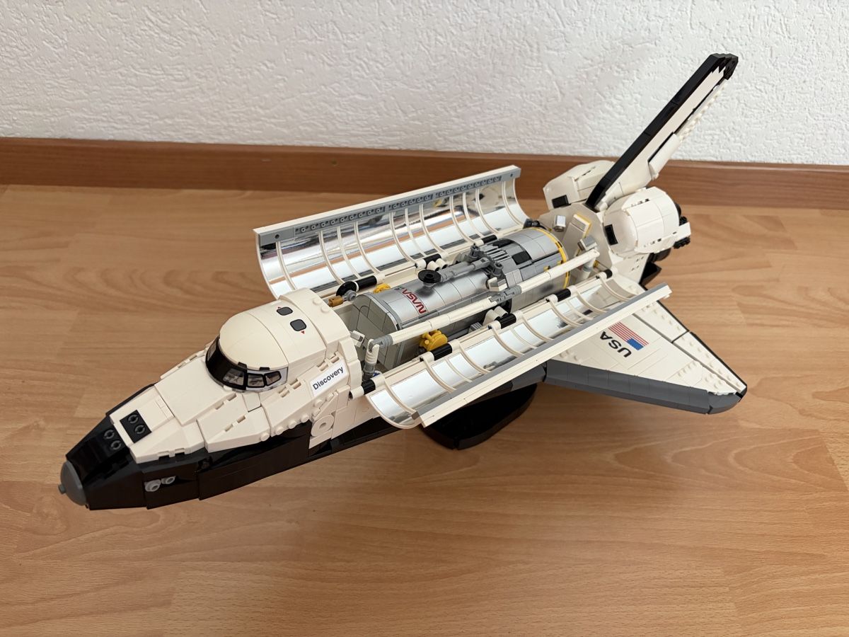 Lego Kit di costruzioni: Lego 10283 - NASA Space Shuttle Discovery – Usato da St-Imier venduto da Kpitalist 2