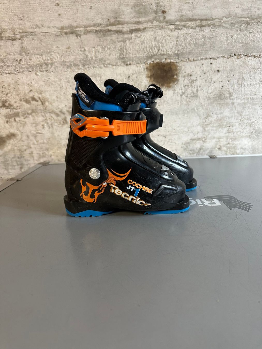 Tecnica Scarpe per ragazzi: Tecnica Skischuhe 16.5 / Gr. 27 – Usato da Emmenbrücke venduto da karkarkar