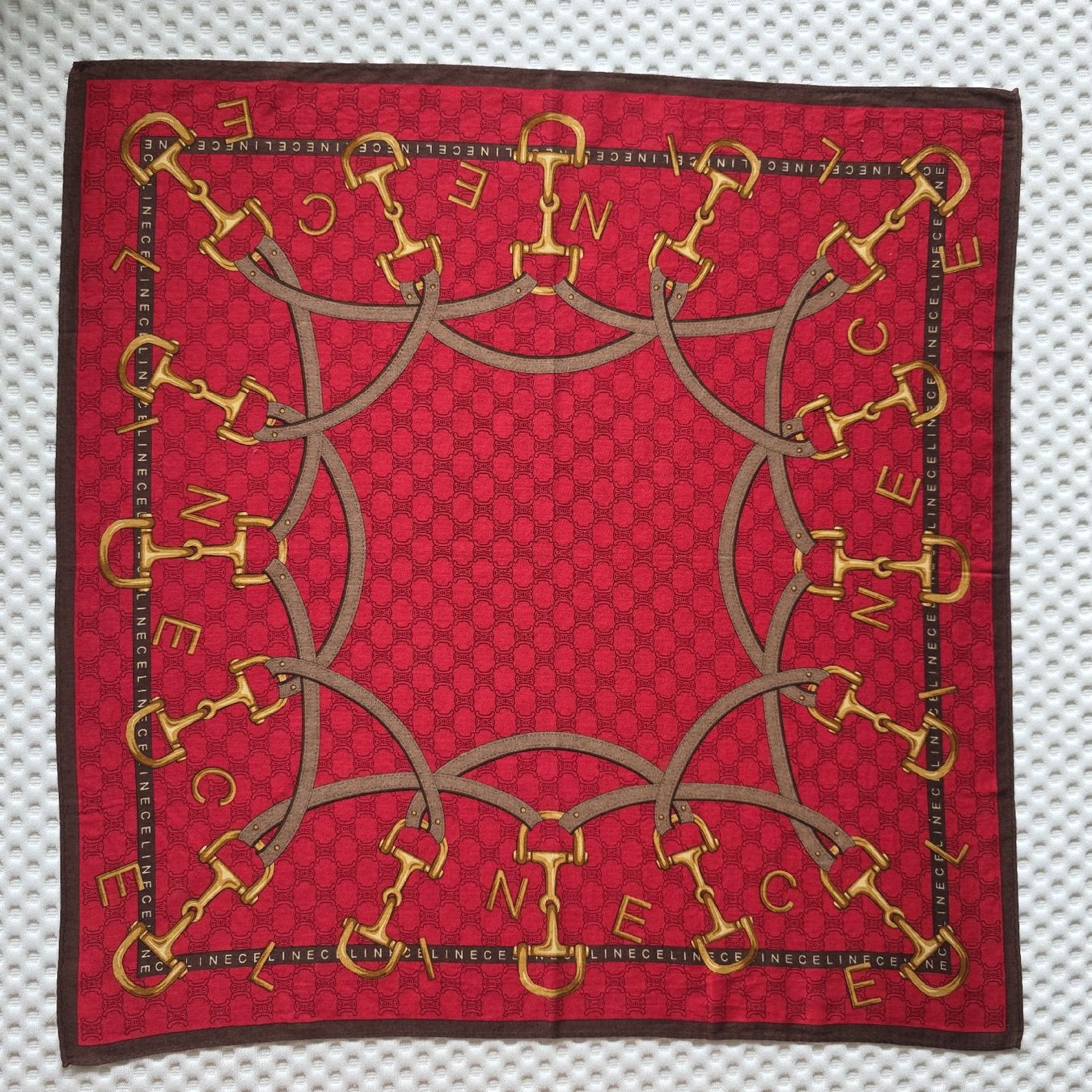 Celine Foulard & Sciarpe: Celine Baumwolltuch Rot 50x50 cm – Nuovo (secondo la descrizione) da Zürich venduto da LIMAR 1