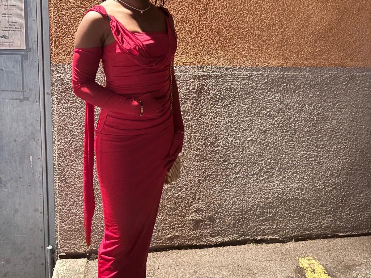 Shein Vestiti & Gonne: Robe de soirée rouge élégante,XS Parfaite! – Usato da Pont-de-la-Morge venduto da ket_zyb2 2