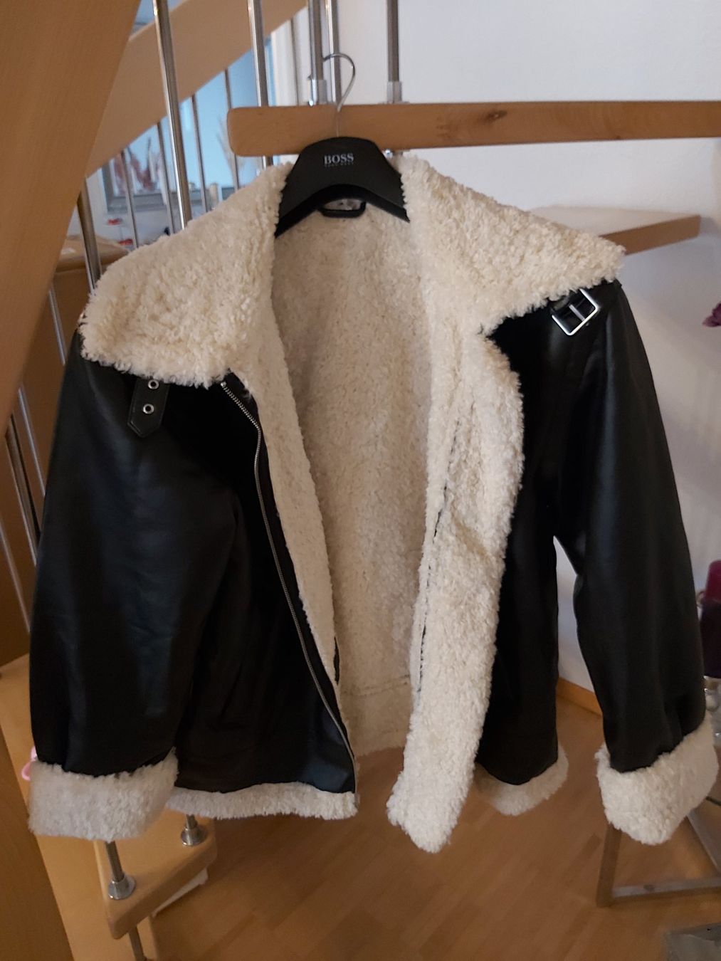 H&M Giacche: Jacke H&M schwarz weiss Grösse M – Usato da Frauenfeld venduto da mariom02