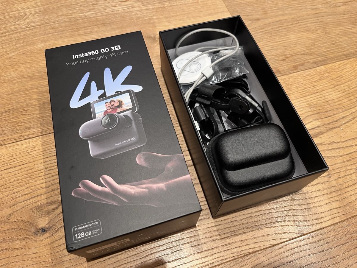 Insta360 Action Cam: Insta360 GO 3S mit Zubehör – Gebraucht aus Ernetschwil von m9d 6