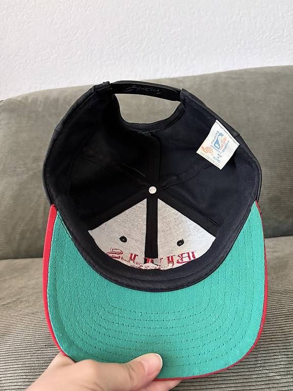 Copricapi, berretti & cappellini: Chicago Bulls Cap – Usato da Ennetbaden venduto da julija. 1