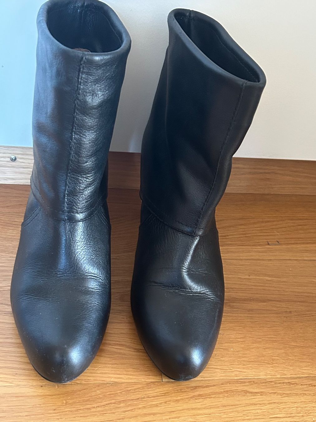 Unisa Damenschuhe: Stiefeletten Unisa 38 – Gebraucht aus Rorschach von LuciaTramp 1