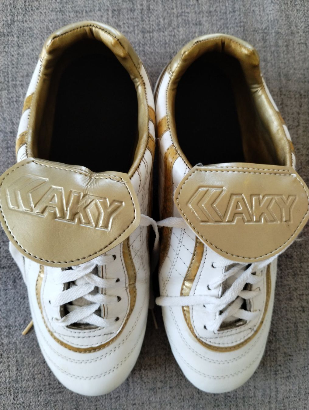 Scarpe da uomo: Chaussure de Foot taille 41 "Aky" – Usato da Lausanne venduto da Martinucci 4