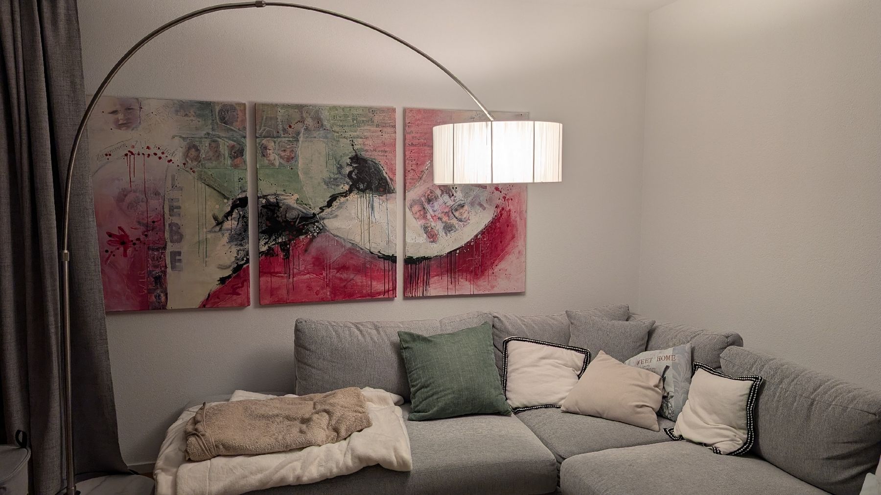 Lampes: Bogenlampe mit Marmorsockel und weissem Schirm – D'occasion à Dübendorf par DariaD