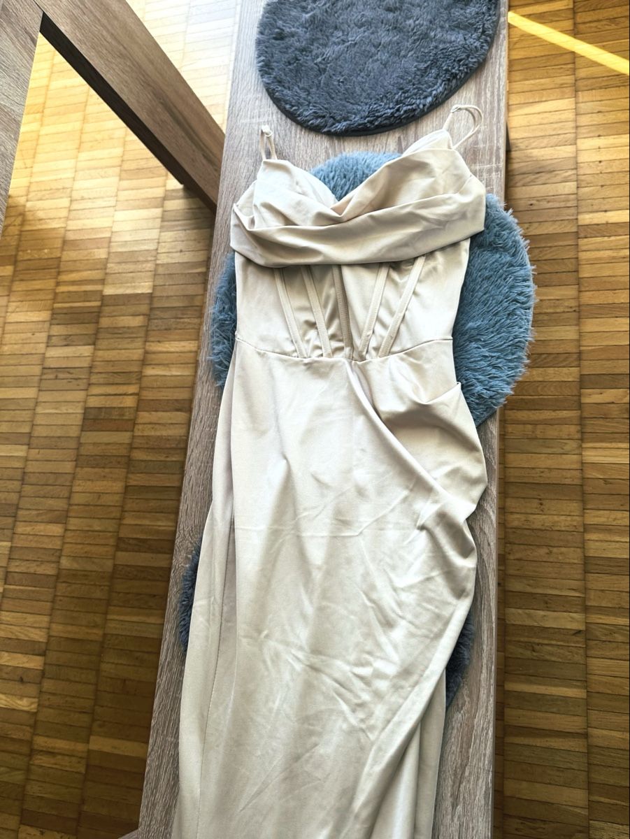 Vestiti: Elegantes Damenkleid – Nuovo (secondo la descrizione) da Othmarsingen venduto da sabriinahn 1