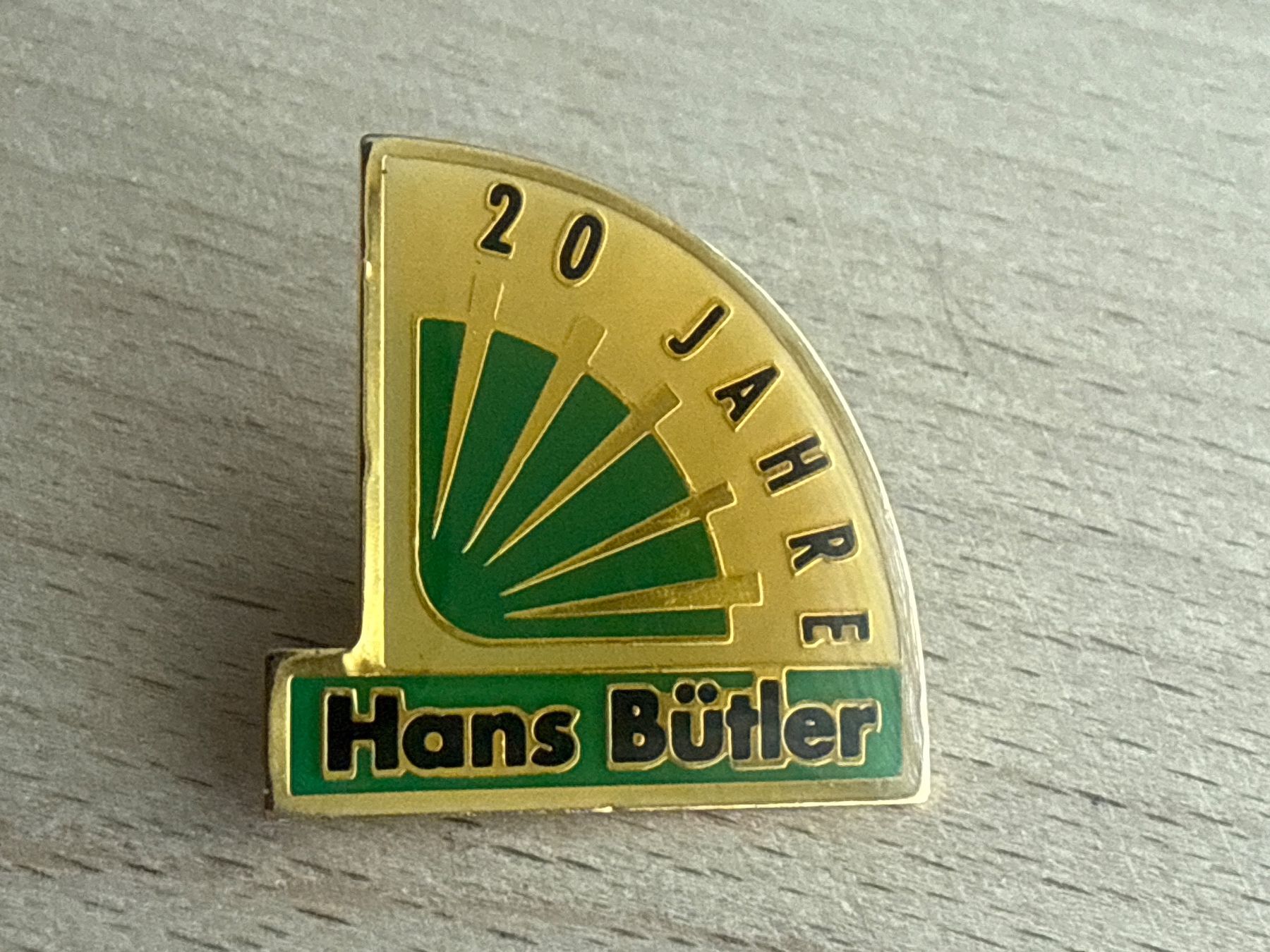 Placchette & Badge: Pin Hans Bütler, 20 Jahre – Usato da Glattbrugg venduto da Schweigmatt