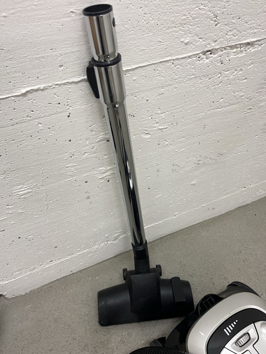 Durabase Aspirateurs & Accessoires: Staubsauger Durabase – D'occasion à Zürich par ina_xz5x 1