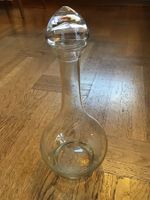 Glaskaraffe geritzt, Handarbeit,  Höhe mit Deckel 34 cm