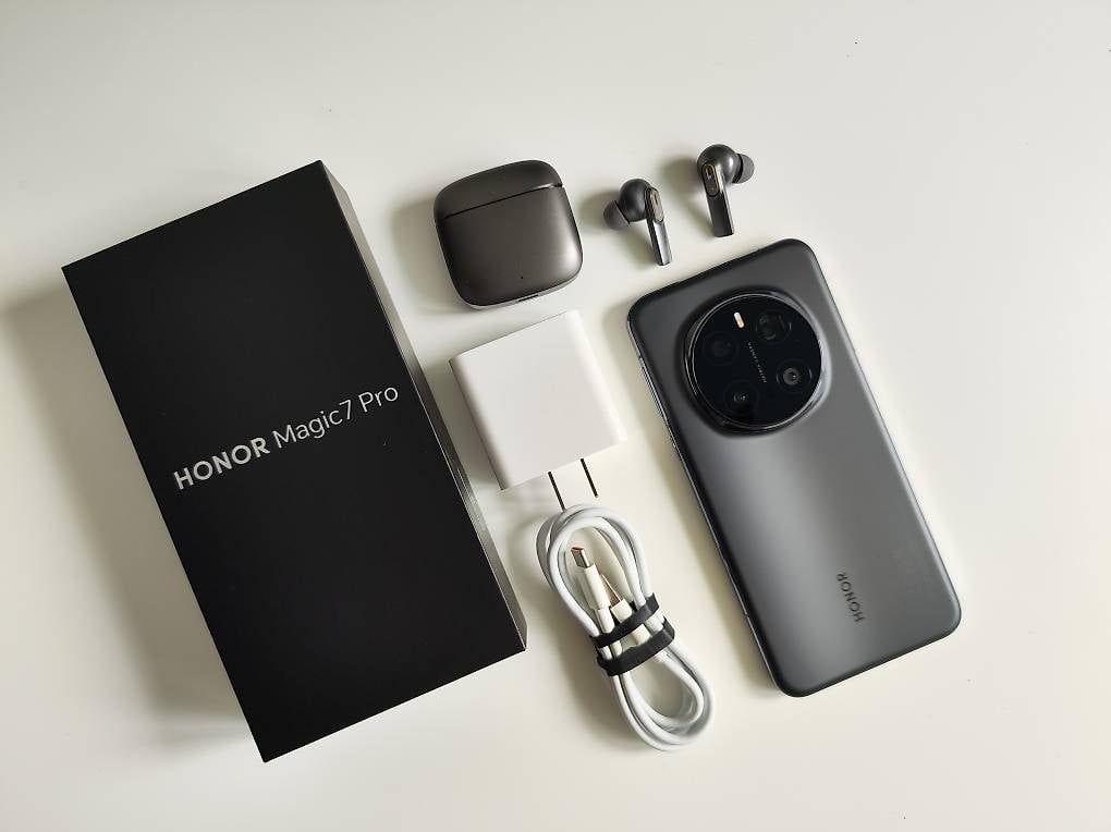 Telefoni cellulari / Smartphones: Honor Magic 7 Pro Global 512 mit  Zubehör  – Usato da Frauenfeld venduto da rrc_x6zm 1
