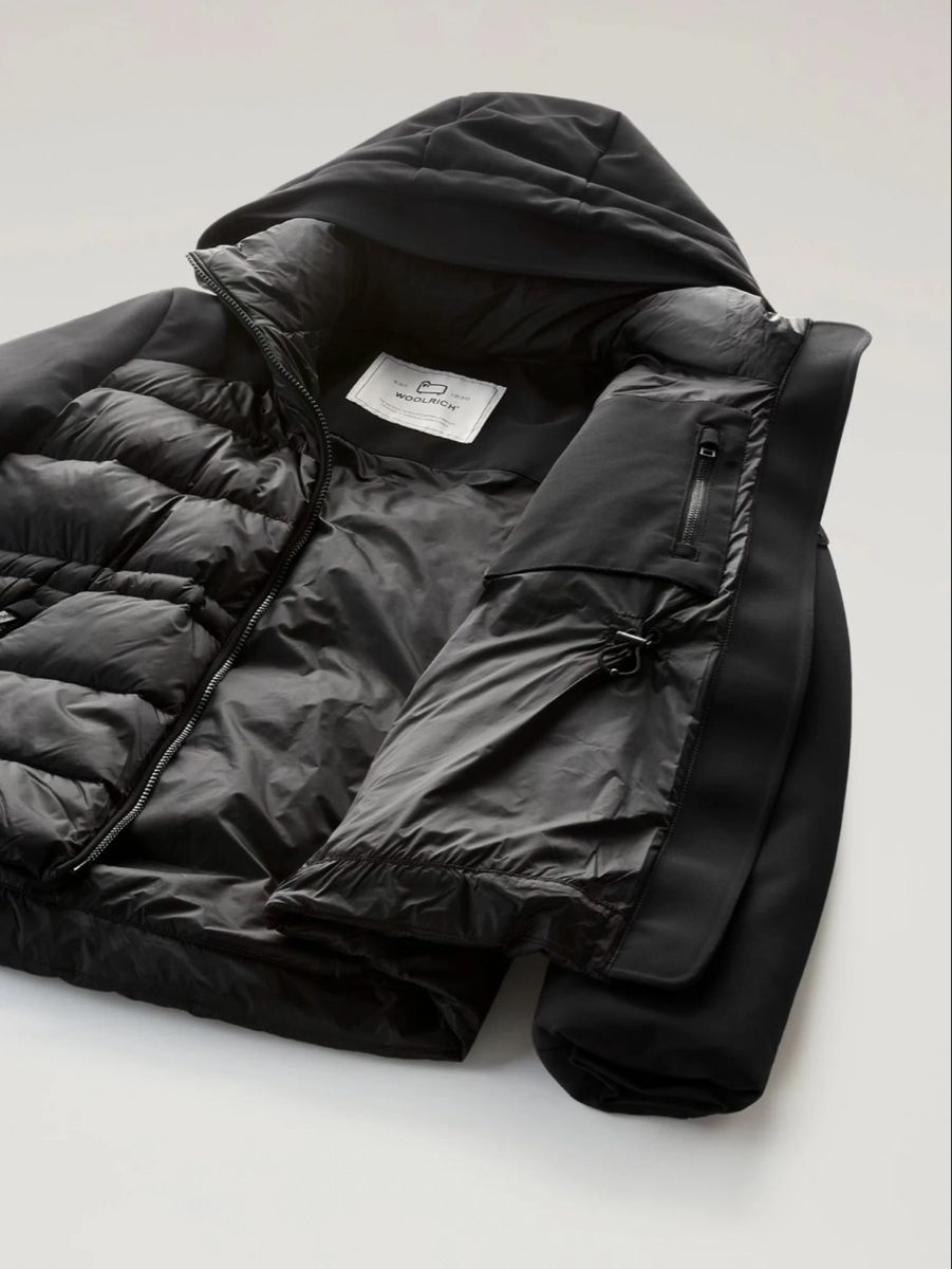 Woolrich Giacche: Schwarze Woolrich Jacke – Nuovo (secondo la descrizione) da zürich venduto da cuc_m2xr 1