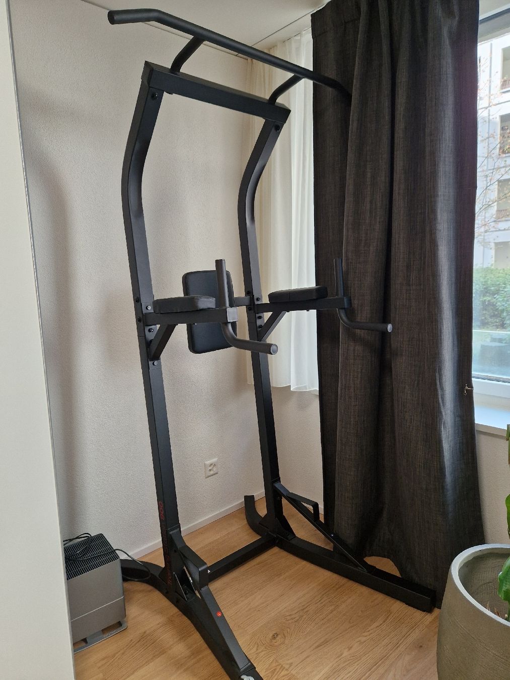 Decathlon Hometrainer: Power Tower Training station 900 – Neu (gemäss Beschreibung) aus Zürich von zvr_8cw6