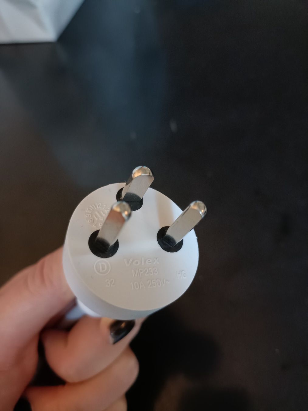 Apple Cavi: APPLE Stromkabel mit ausländischem Stecker – Nuovo e nell'imballaggio originale da Basel venduto da acrettenand 1