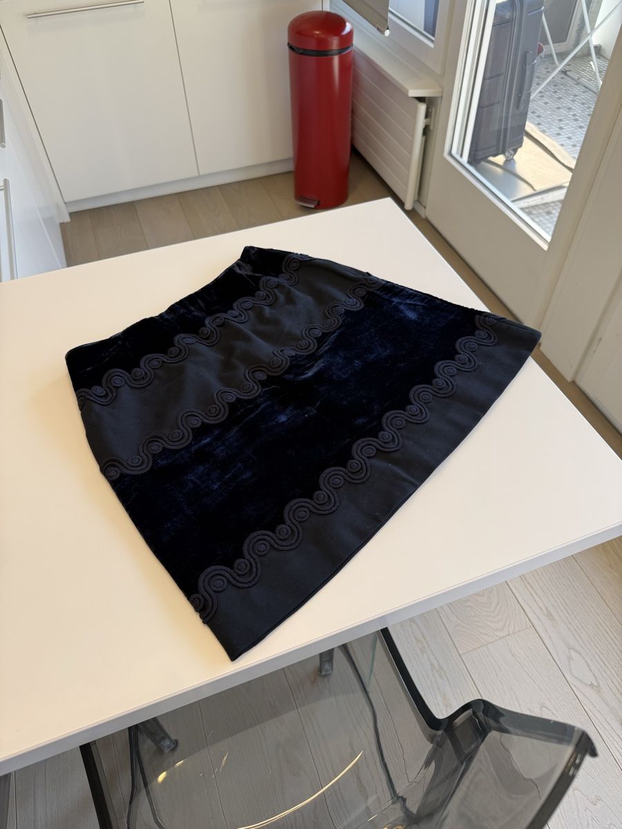 Sandro Röcke: Mini jupe Sandro bleu marine velours brodée taille - 2 – Neu (gemäss Beschreibung) aus Genève von iry_67wr