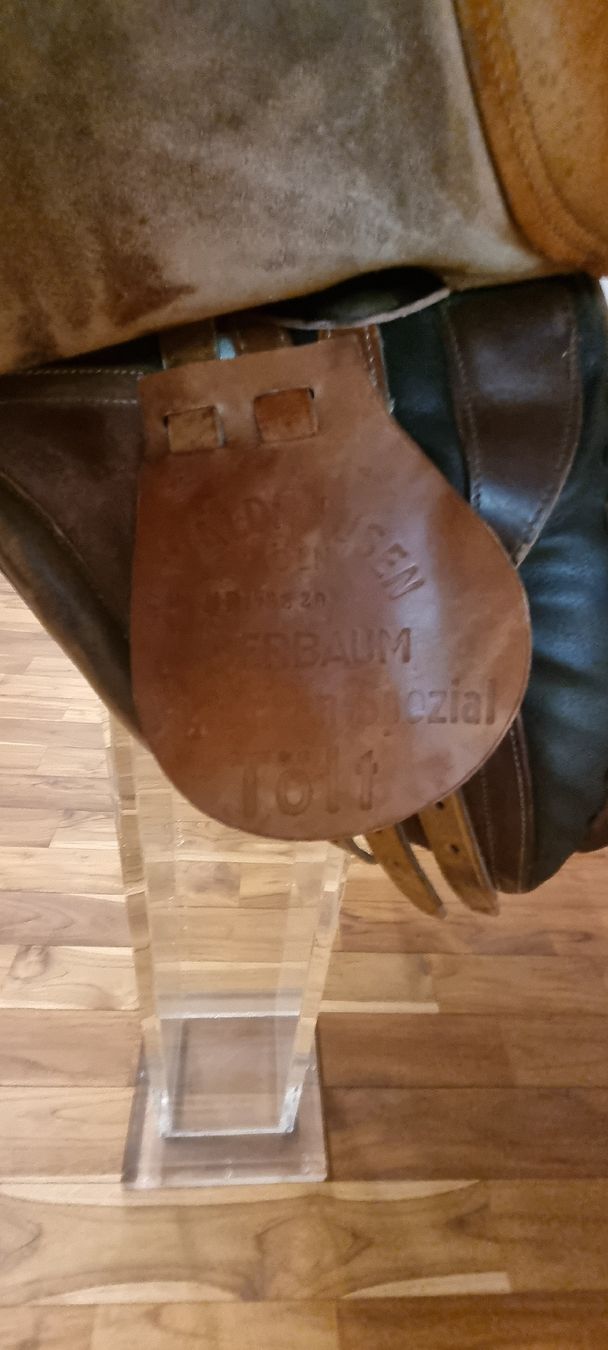 Selles, accessoires: Ledersattel Waldhausen Gebraucht – D'occasion à Ganterschwil par CHERRYCO-04 2