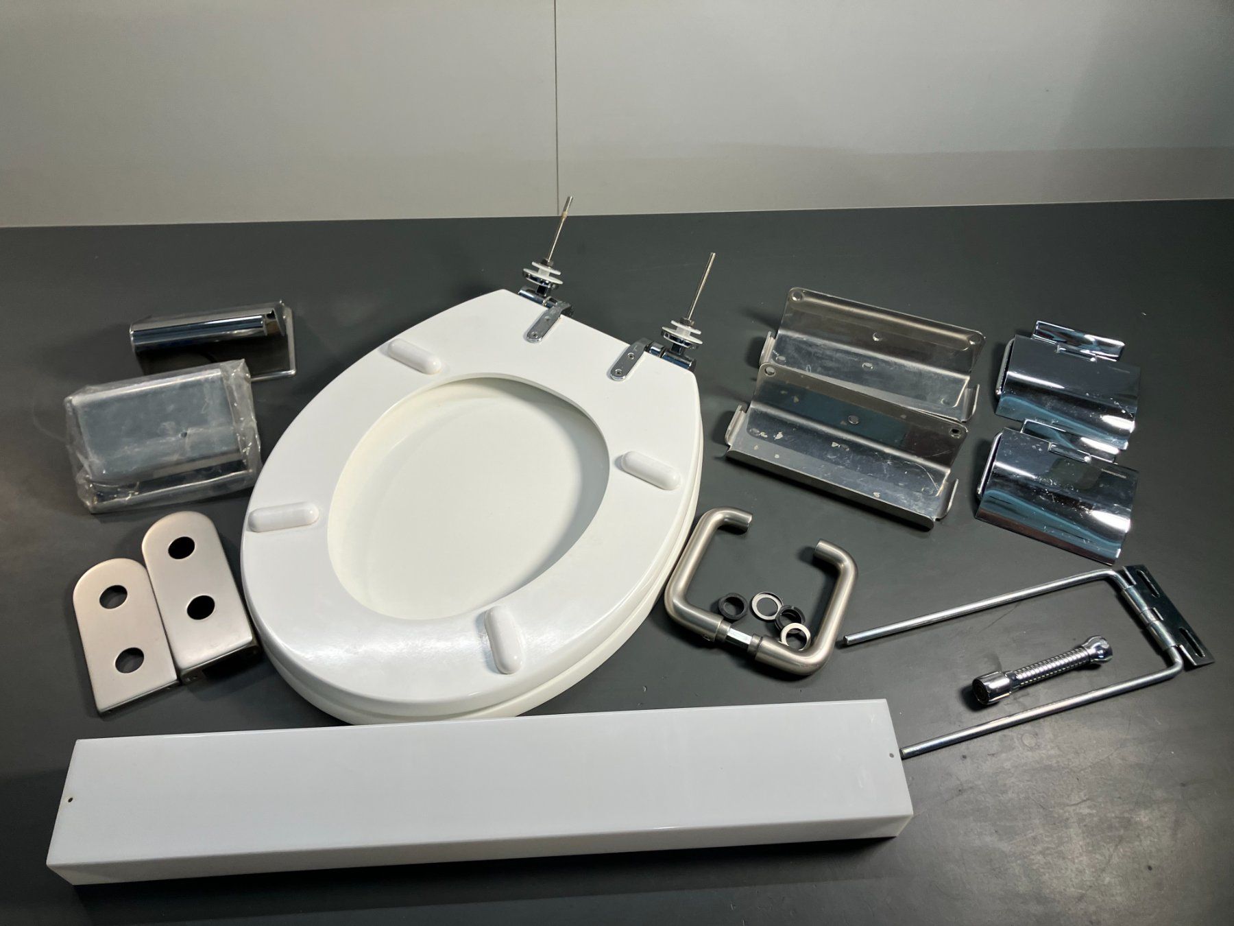 WC: Posten mit div. Sanitär Sachen ab 1.- – D'occasion à Lichtensteig par Buy24International 6