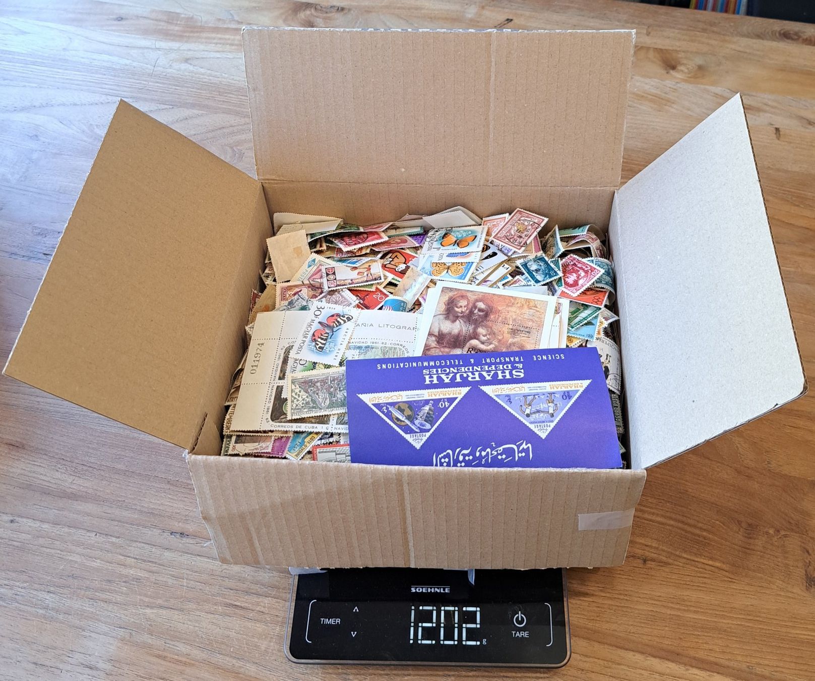Tutti i francobolli: Timbres Monde décollés 1kg – Usato da Biel/Bienne venduto da ESOXMAN
