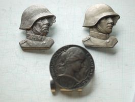 2 Soldaten Weihnacht 1940 + 1 Frauenverein Medaille