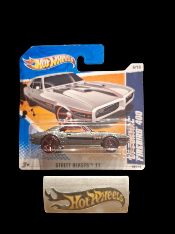 2011 Hot Wheels Street Beasts '70 Plymouth AAR Cuda Metallic Purple Di Cast Toy Muscle Car Vehicle