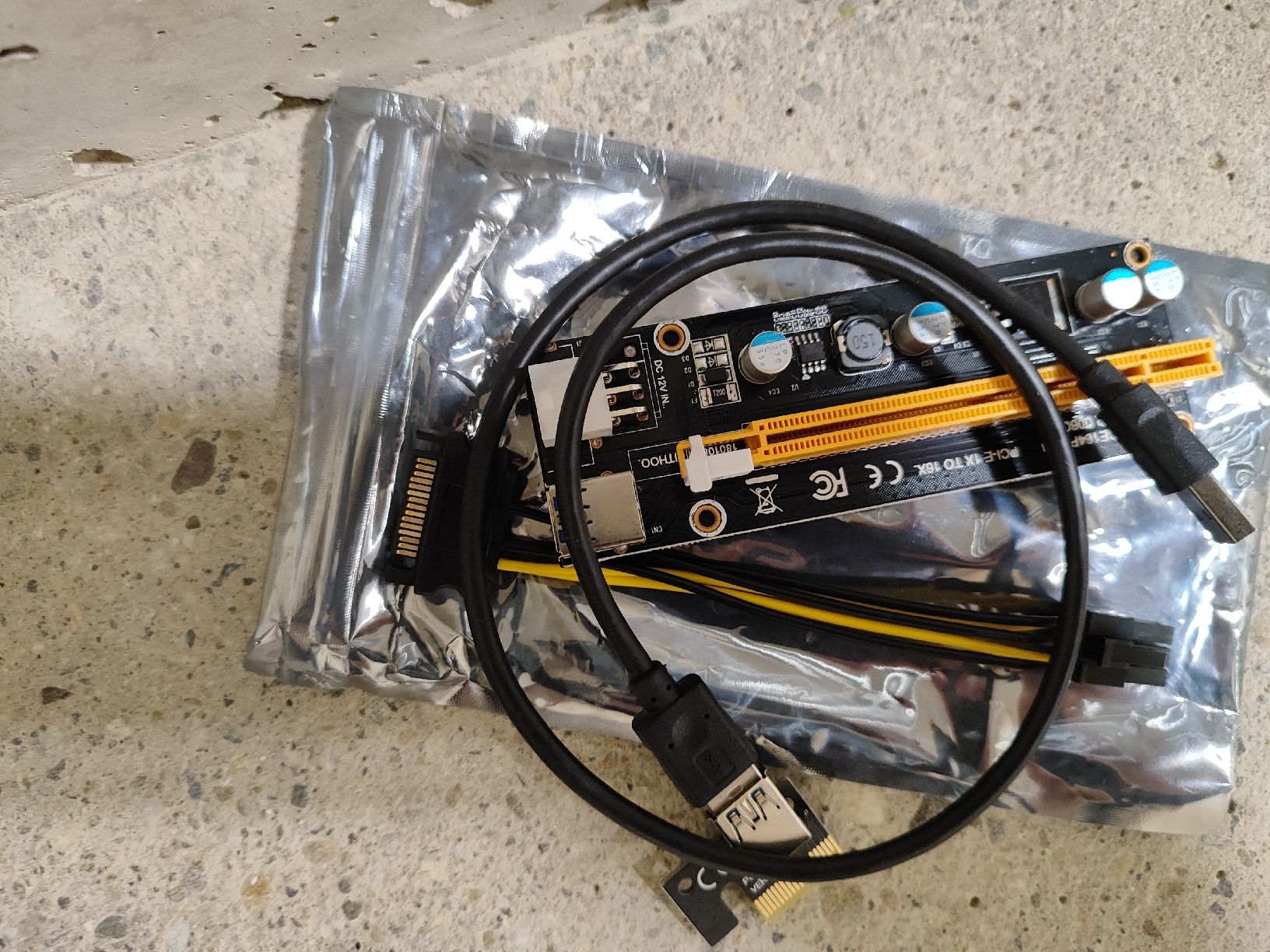 Laufwerke & Adapter: PCIe Riser Card  – Neu (gemäss Beschreibung) aus Mülligen von vagos85 3