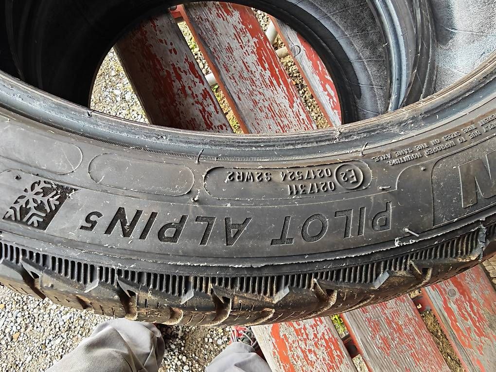 Pneumatici & Ruote complete: 2 Pneus hiver 235.45.18 Michelin  – Usato da Mamishaus venduto da raphael4954 2