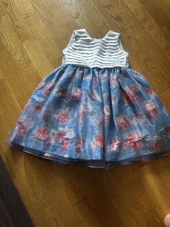 Party Dress, Floral Pattern, Size 4-5 years, Elegant Design!