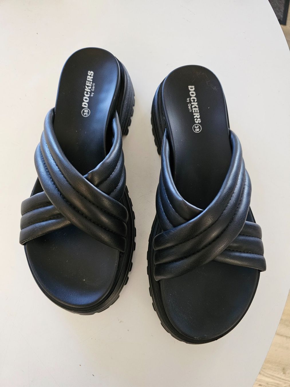Scarpe da donna: Dockers Sommerschuhe 38 – Usato da Wangen b.Olten venduto da Schnups