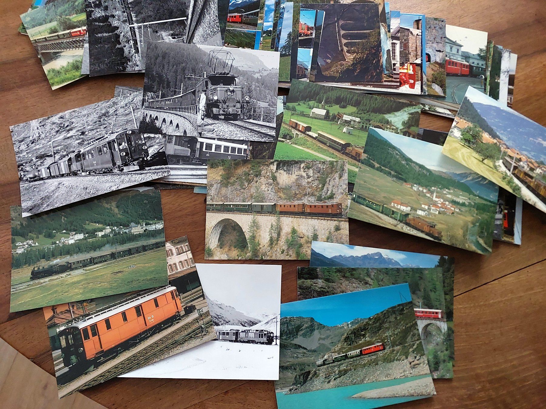 Cartoline postali: Rhätische Bahn - 100 verschiedene Ansichtskarten – Usato da Schönenwerd venduto da Steidi 2