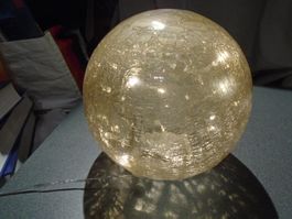 Glaskugel gelb Ton, beleuchtet