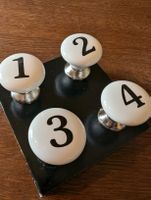 4x Porzellan Möbelknöpfe Zahlen 1-4 NEU