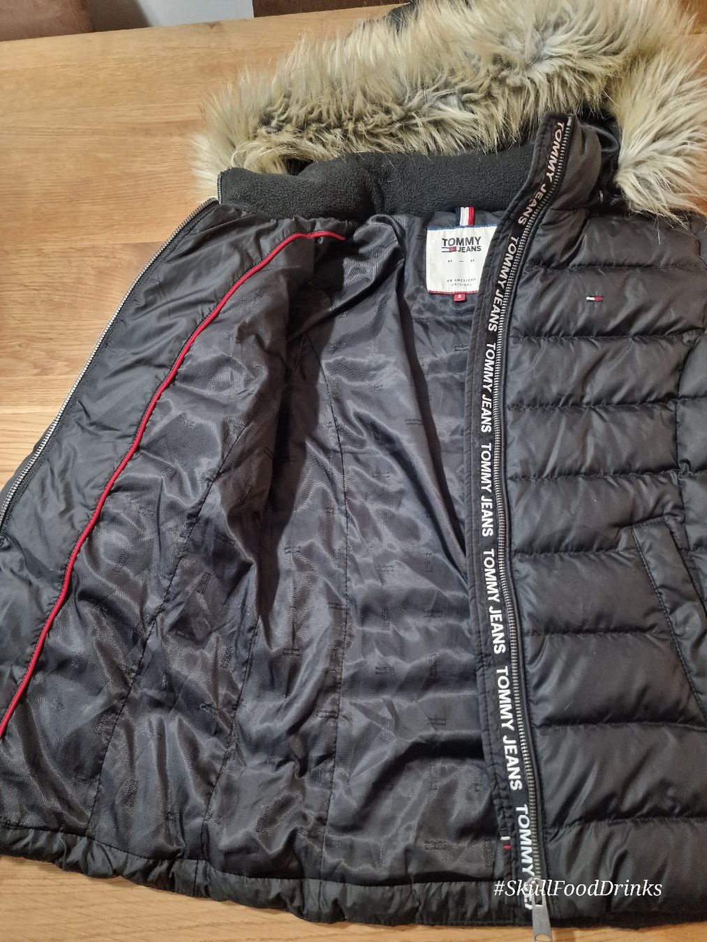 Tommy Hilfiger Giacche: Tommy Jeans Jacke – Usato da Aeugstertal venduto da Salentino_Fuso 2