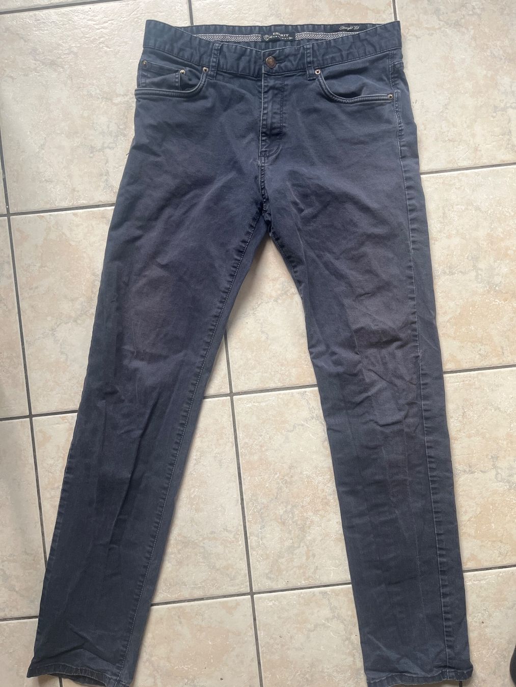 Esprit Pantaloni: Pantalon ESPRIT ORIGINAL 32 x 36 – Usato da Vernayaz venduto da Darkfrost