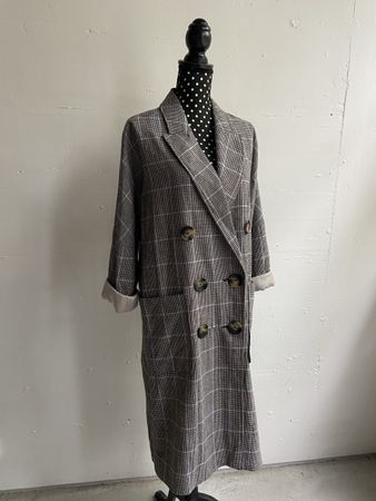 Neuer langer Trenchcoat kariert