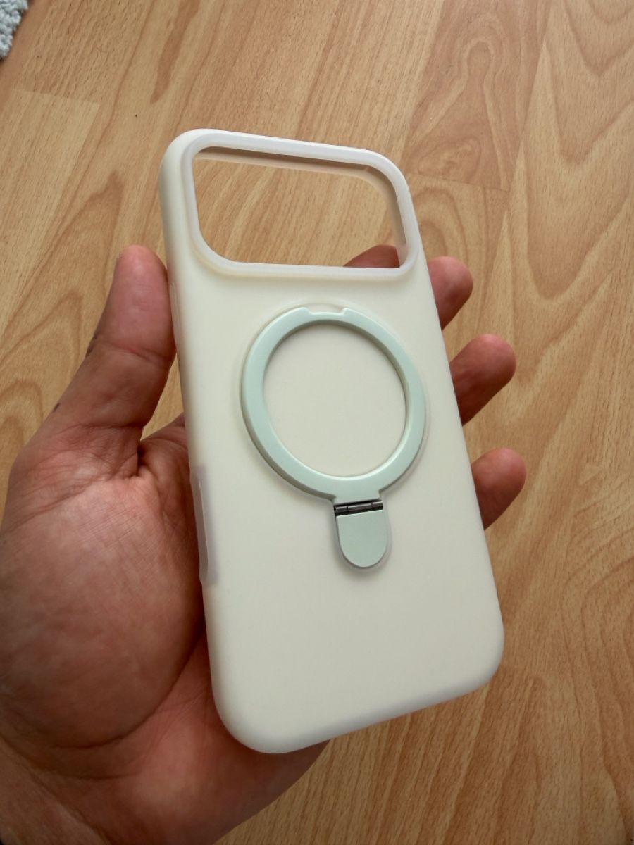Cover & Protezioni schermo: iPhone 17 Pro Max Hülle, Beige mit Ringhalterung, Neuwertig – Nuovo e nell'imballaggio originale da Zug venduto da car_fr2j