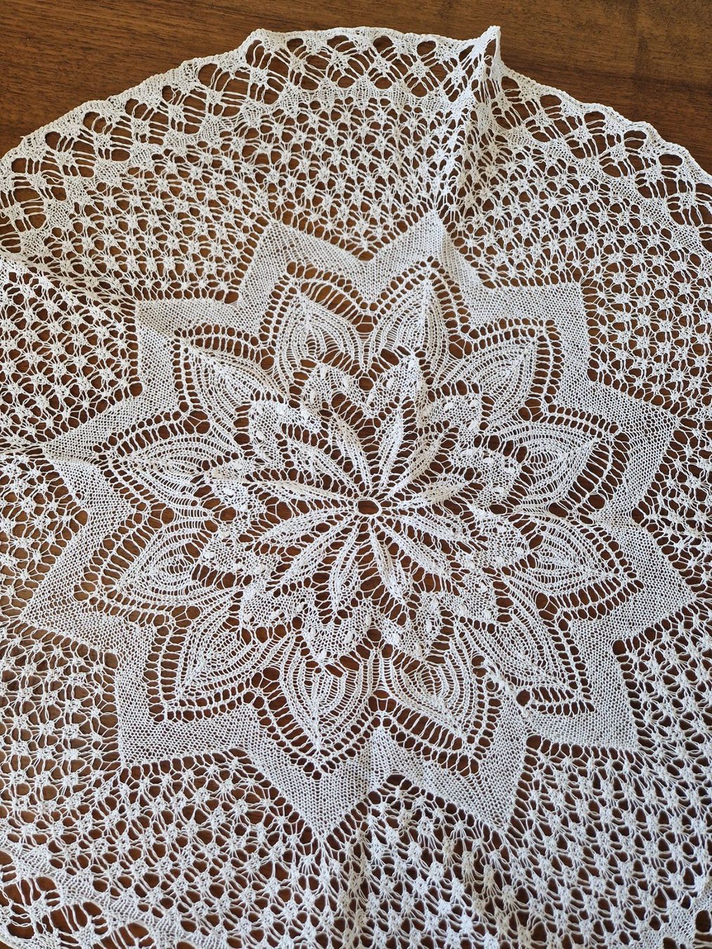 Autre linge de table: Deckeli rund Spitze handgefertigt – D'occasion à Bern par Antikbatik 7