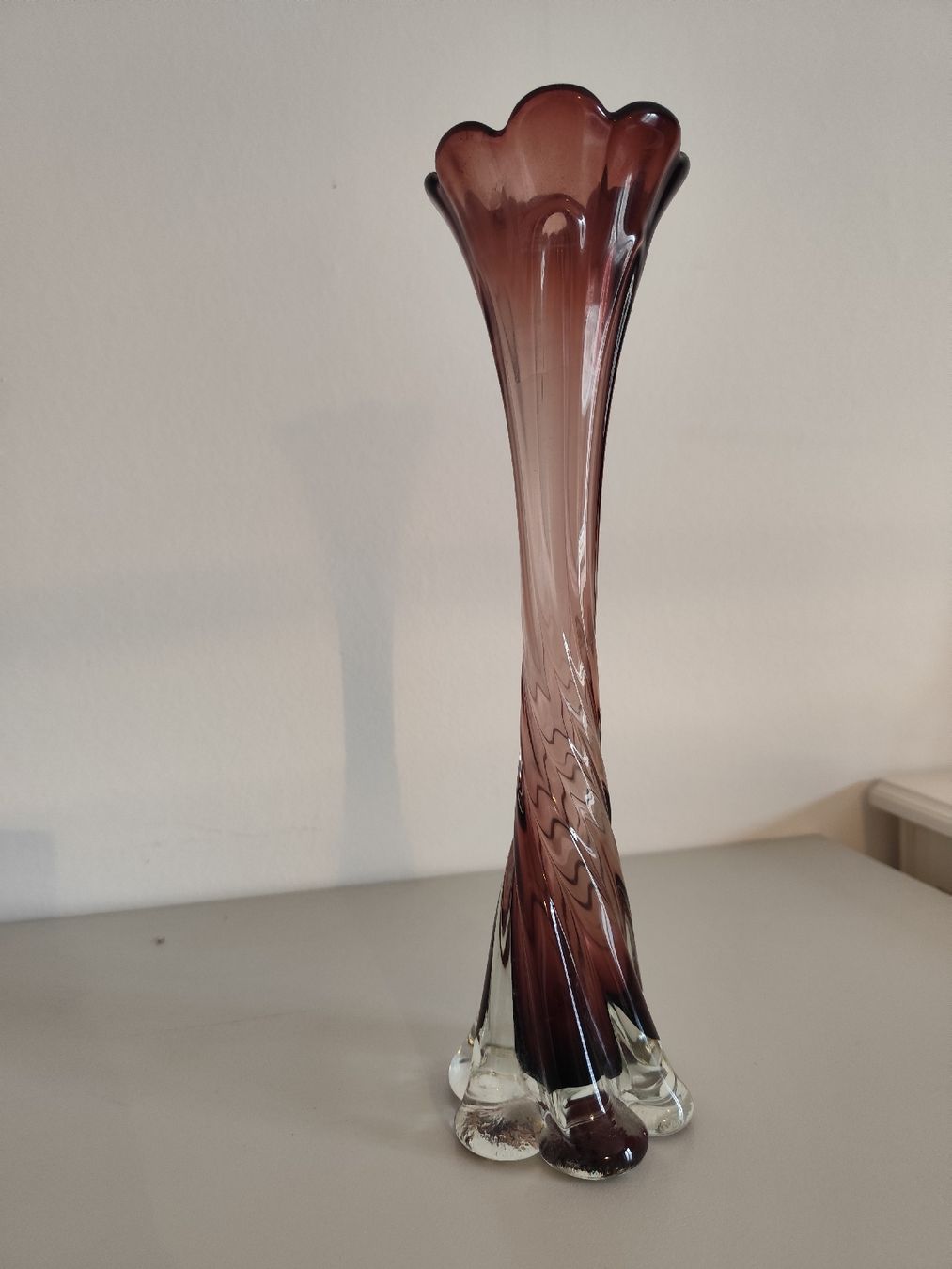 Vase soliflore en verre violet (Gebraucht) in Orbe für CHF 20 – nur ...