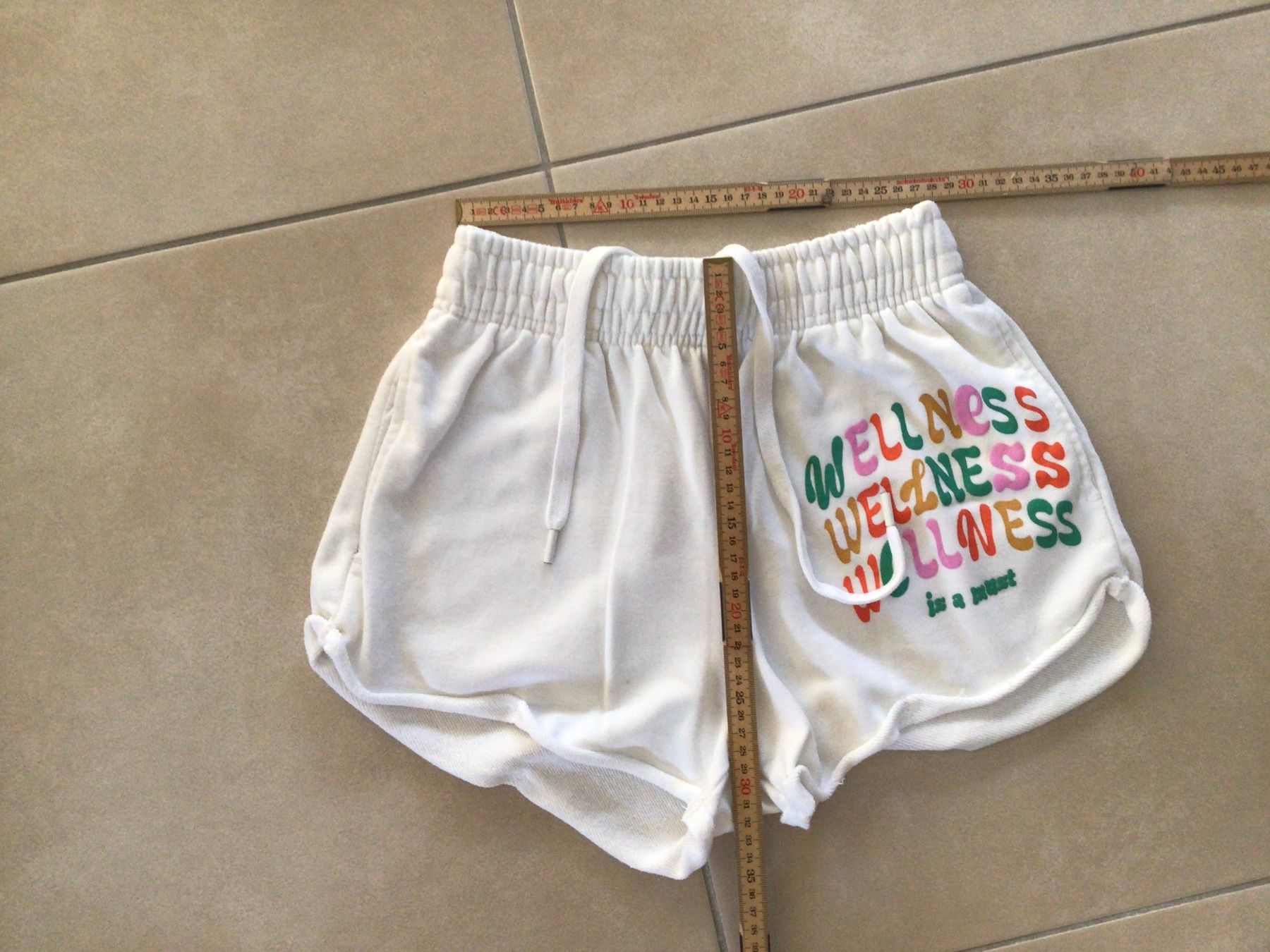 Bershka Pantaloni: Bershka Shorts, Grösse S – Usato da Frauenfeld venduto da Stehojen 3