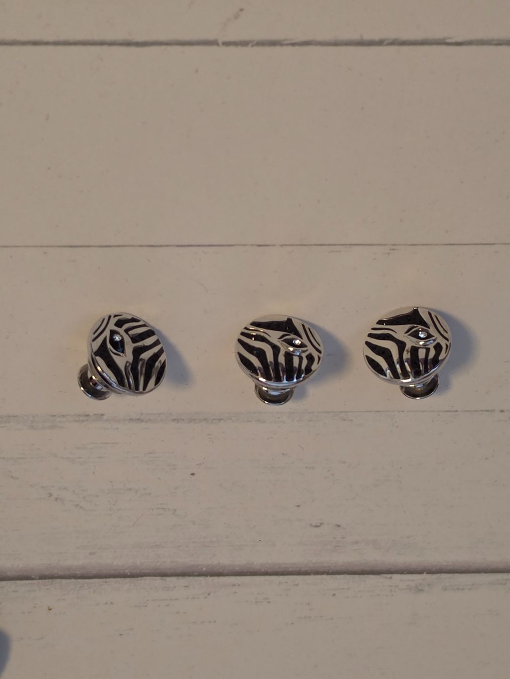 Swarovski Spille & Fermagli: Swarovski SCS Event Pin Zebra - 2021 – Nuovo e nell'imballaggio originale da Bülach venduto da Santa-Punk 1