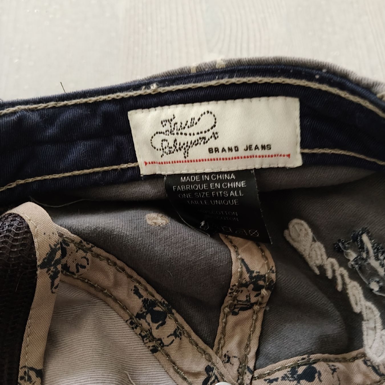 True Religion Copricapi, berretti & cappellini: True Religion Baseball Cap Distressed Grey Orange  – Nuovo e nell'imballaggio originale da Eysins venduto da kir_9kz8 1