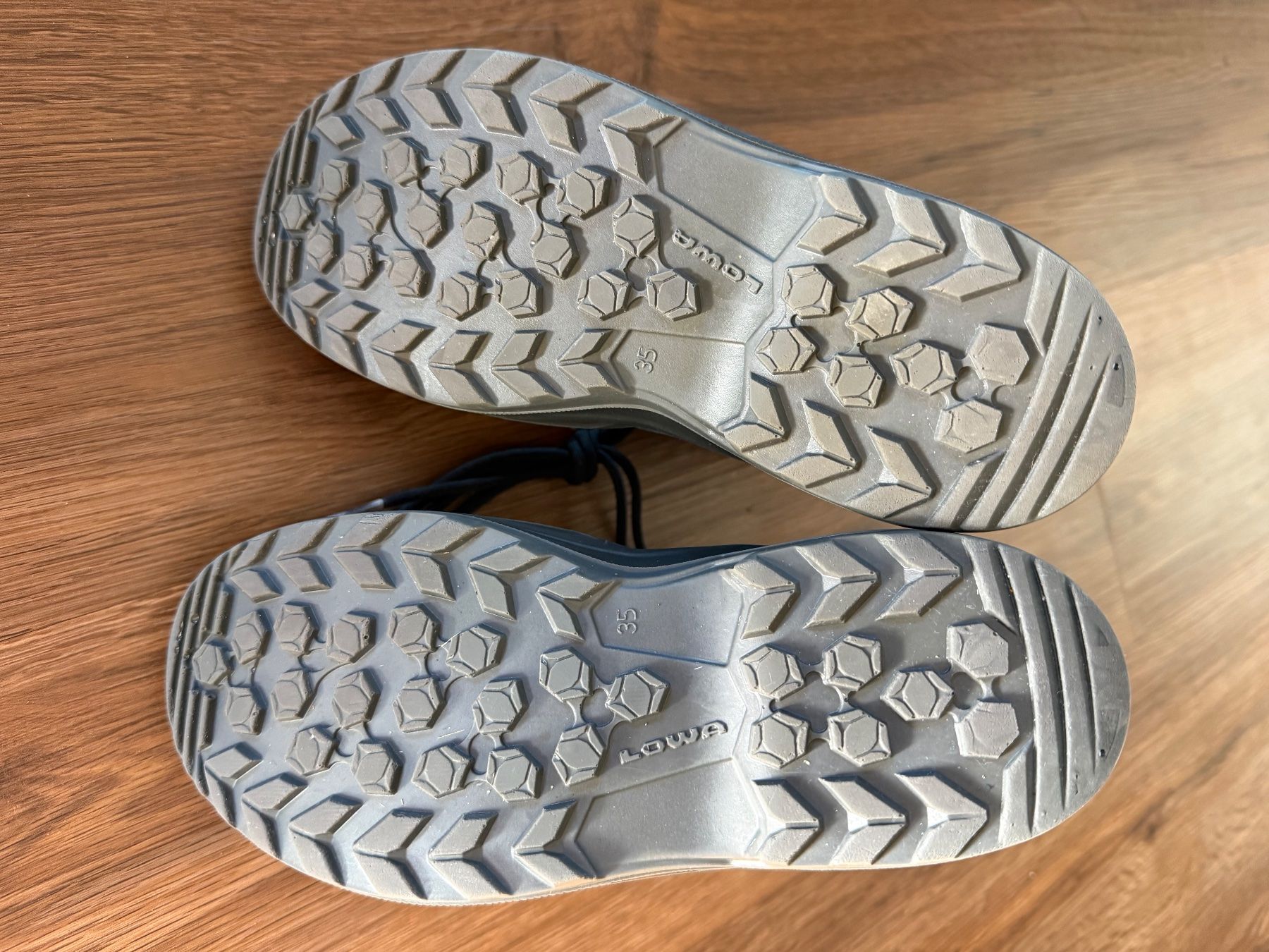 Lowa Scarpe per ragazze: Lowa Schuhe Mädchen Gr.35 – Usato da Rorbas venduto da Maioc 3
