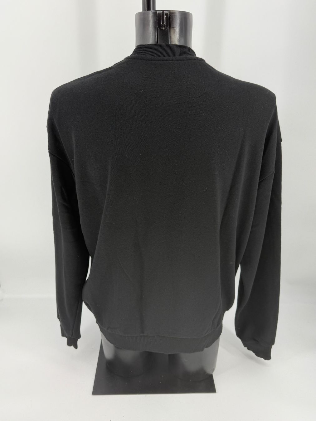 Pullover & Sweatshirts: Urban Classics Sweatshirt Pullover Gr. M – Gebraucht aus Auenstein von moin. 1