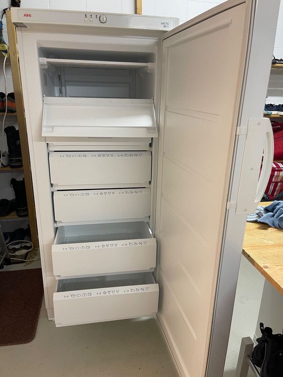 gefrierschrank-aeg-arctis-1-fach-5-schubladen-h154-b65-t64-gebraucht