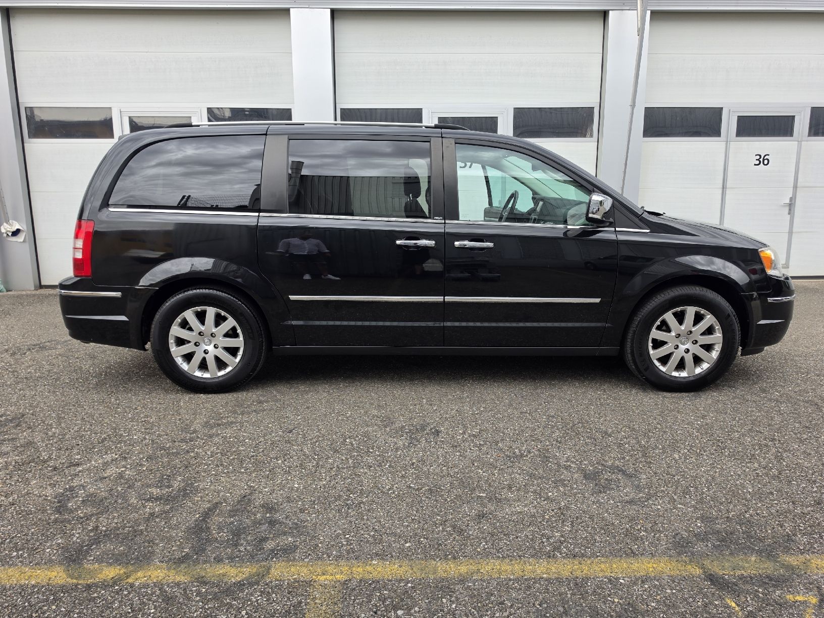 Chrysler Autos: Chrysler gdvoyager 3.8 – Gebraucht aus solothurn von A5292 2