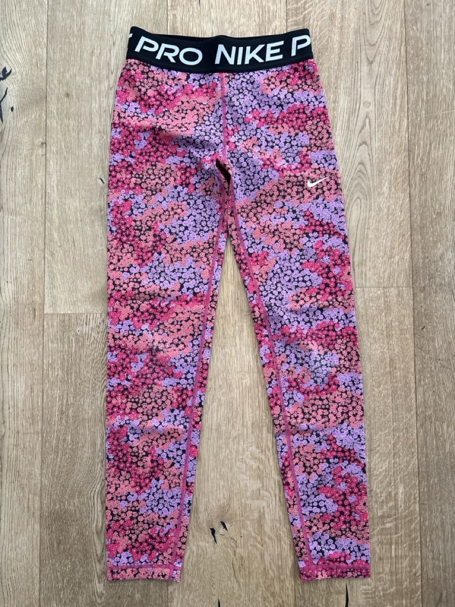 Lotti & Set di vestiti: Kleiderpaket Mädchen Grösse 152 7-teilig – Usato da Derendingen venduto da alexDe 3