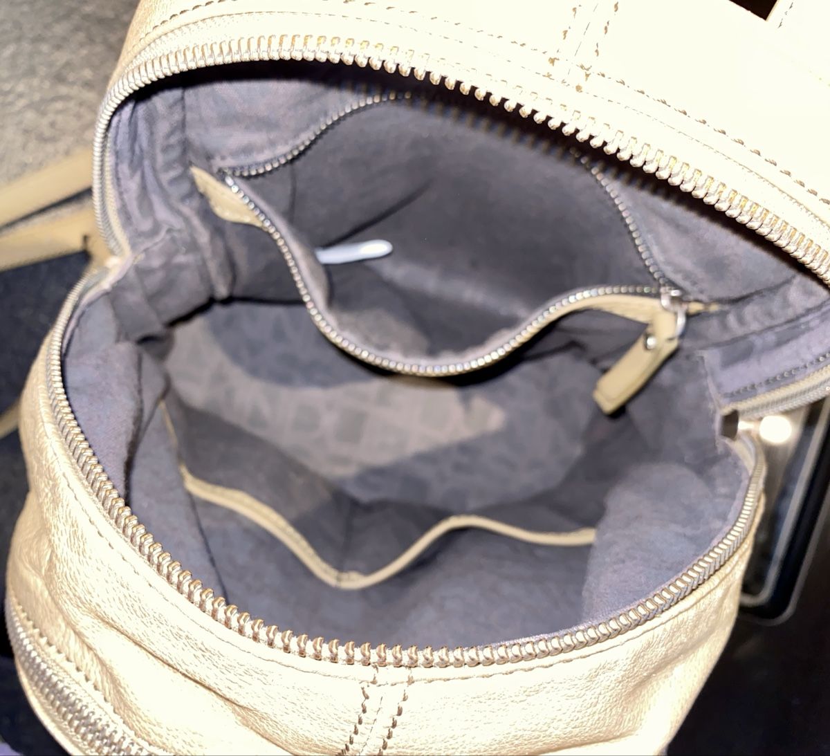 Liebeskind Zaini: Original Liebeskind Rucksack aus Leder – Usato da Jonen venduto da YoKoDesign 3