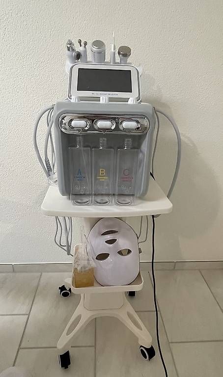 Cura del viso: Hydrafacial mit verschiedenen Funktionen  – Usato da Therwil venduto da val_hsj6