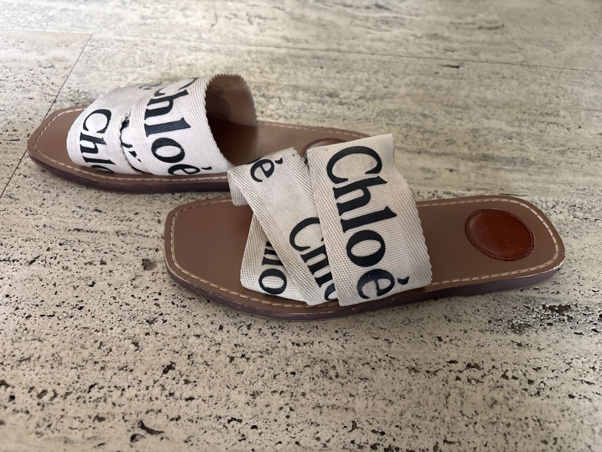 Chloé Scarpe per ragazze: Chloe Schlappen Größe 36 – Usato da Salenstein venduto da sehrgut 1