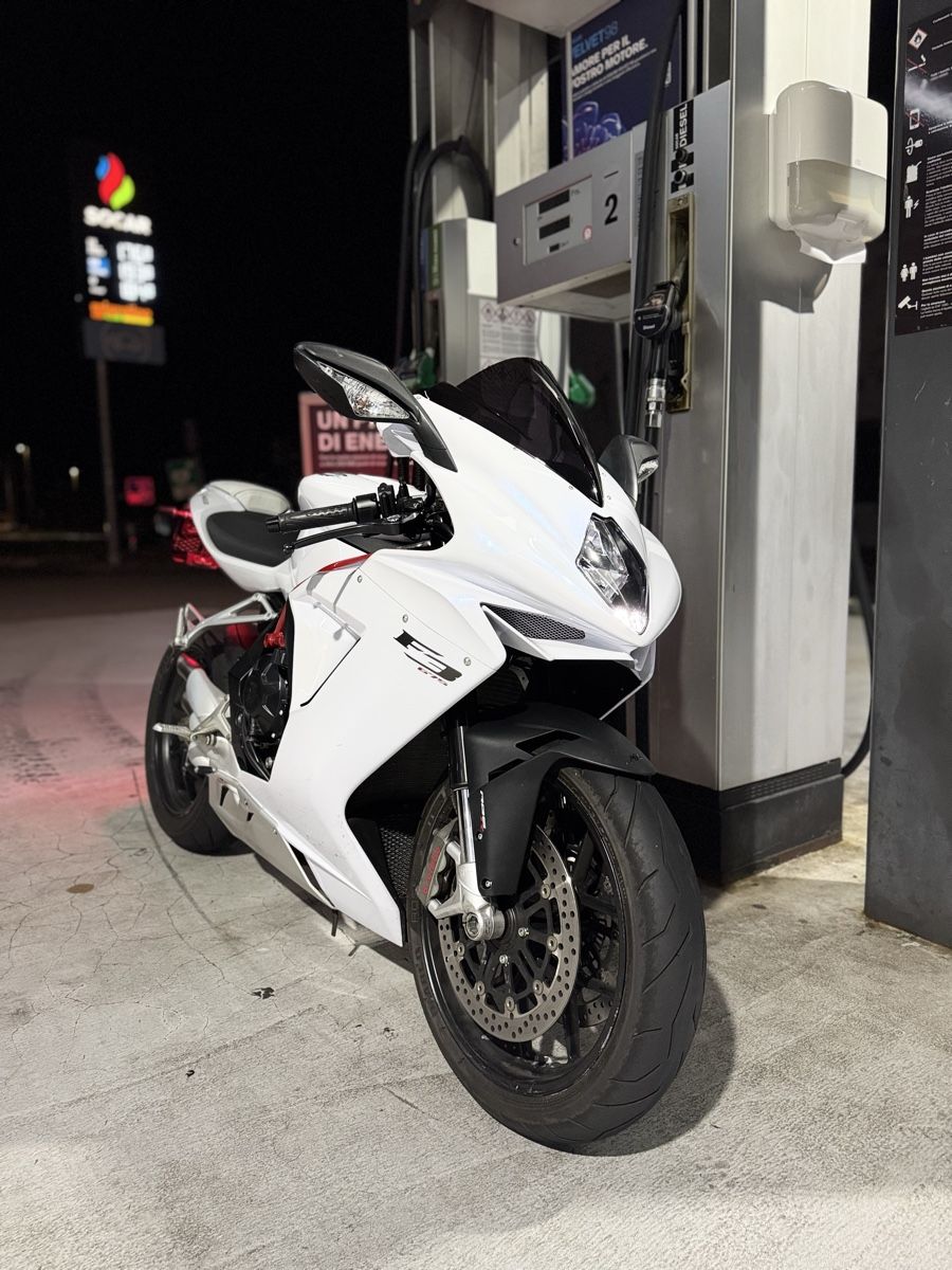 MV Agusta Route: MV Agusta F3 675 35KW – D'occasion à Gordola par AleixSuesli 2