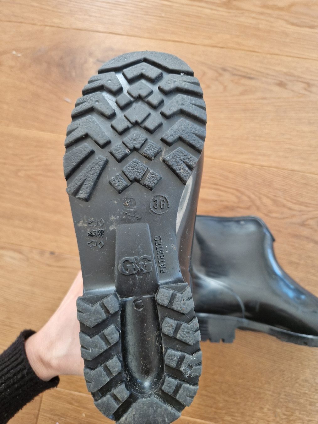 Scarpe per ragazze: Gummistiefel schwarz Grösse 36 – Usato da Eschenbach SG venduto da SanFranciscoCalifornia 3